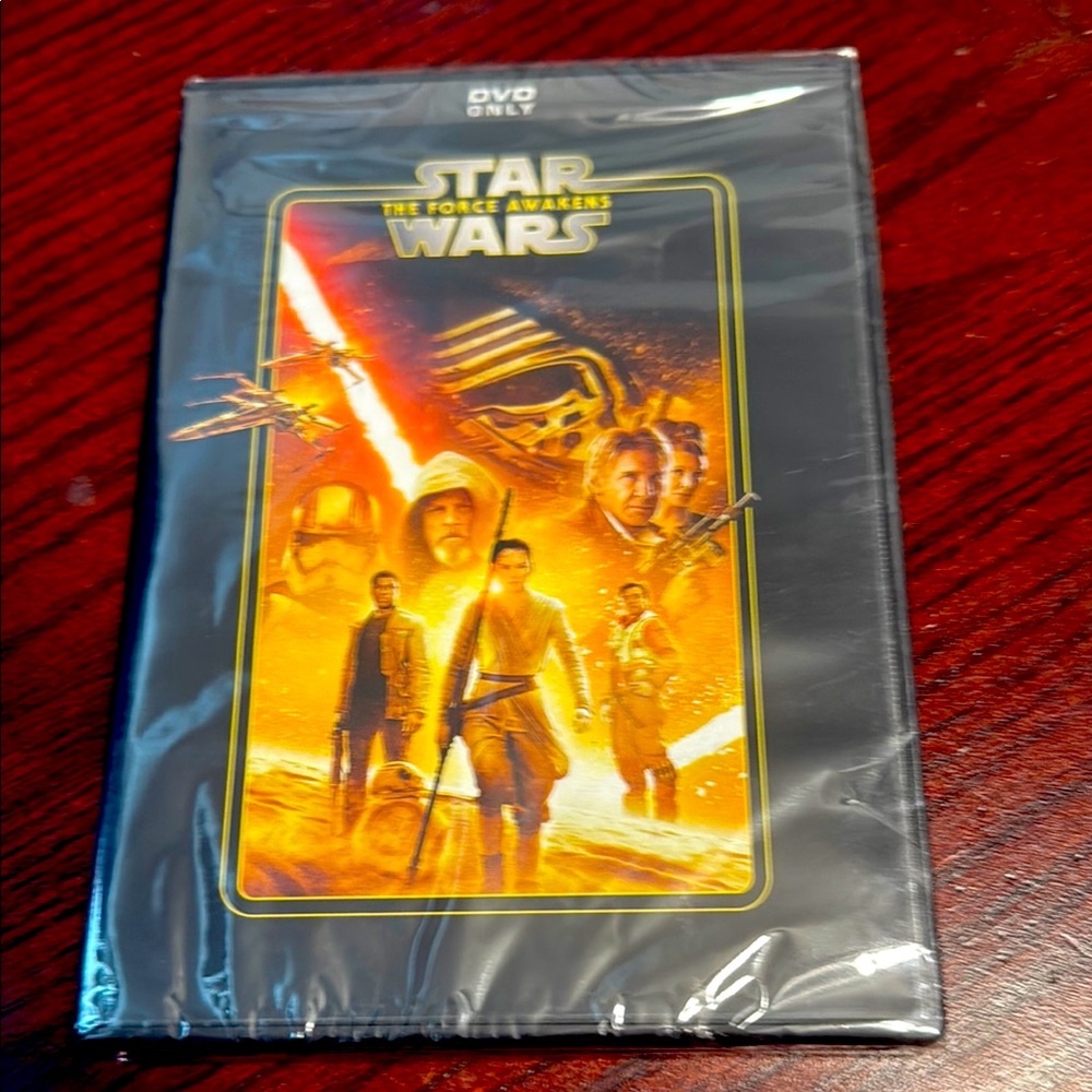 Star Wars: The Force Awakens DVD
